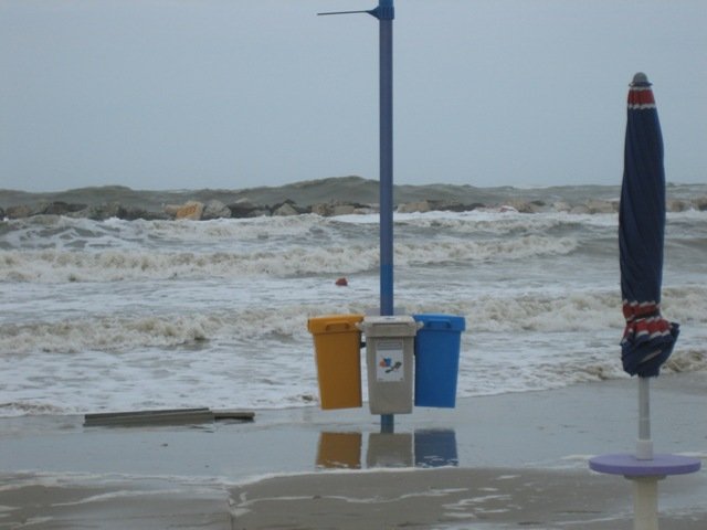 2012 008